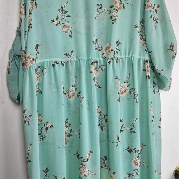 Torrid button down sheer blouse, Size 2, Floral Mint Green, High low hem - Picture 5 of 11